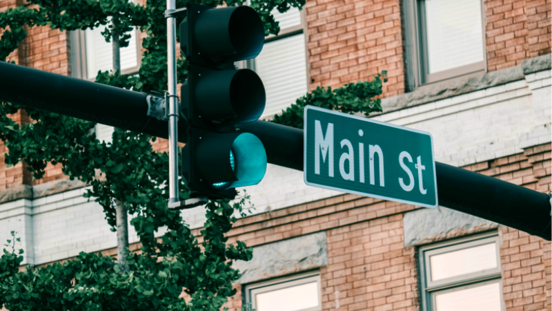 Main St, street sign